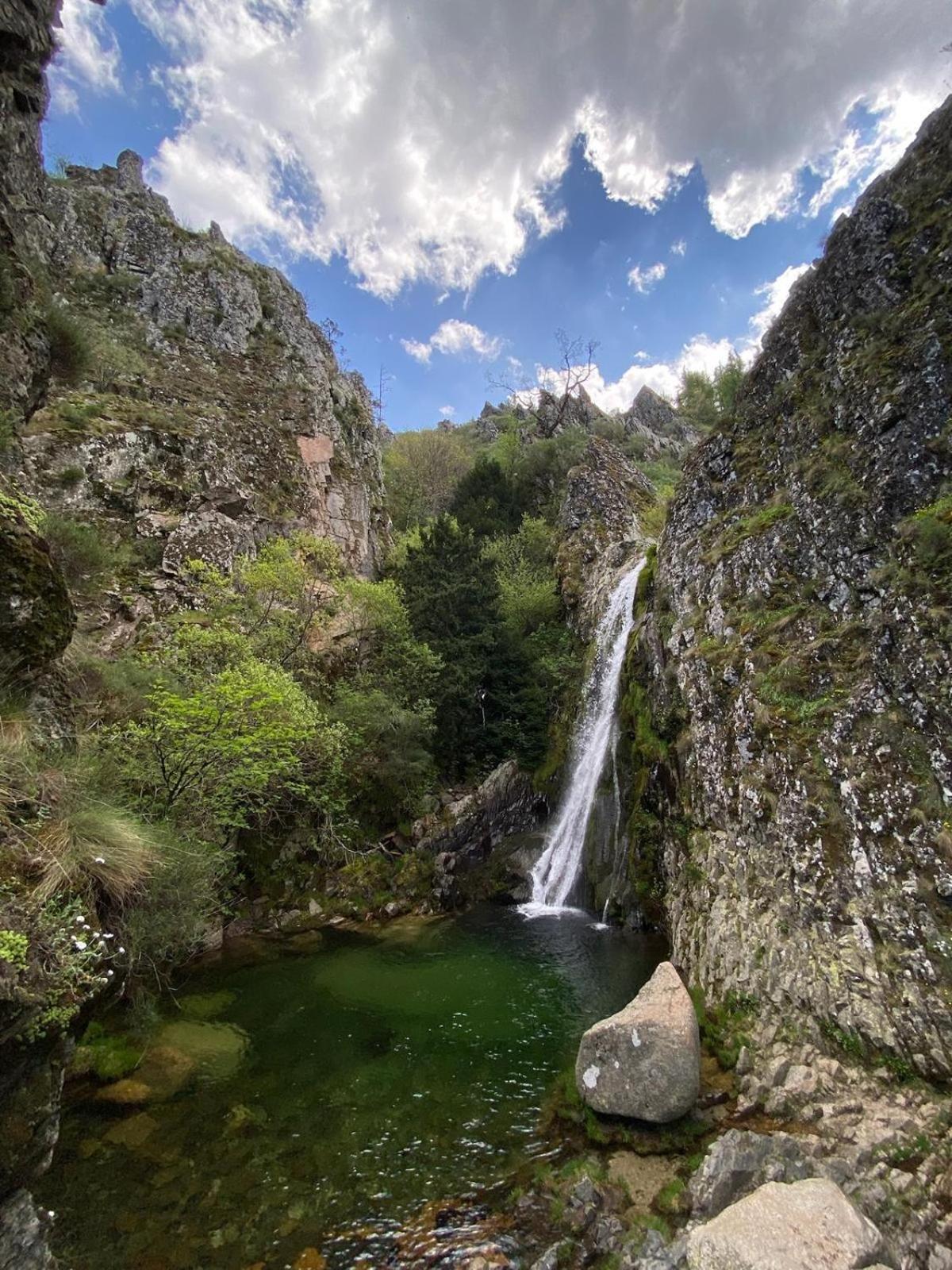 Abrigo Das Penhas Мантейгас Экстерьер фото